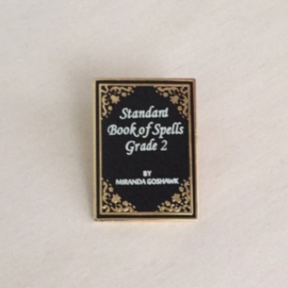🍏50% OFF/3+...Standard Book of Spells Grade 2 Pin (Harry Potter)